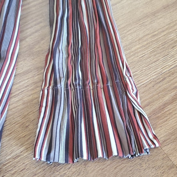 Beautiful striped button down - Picture 4 of 6